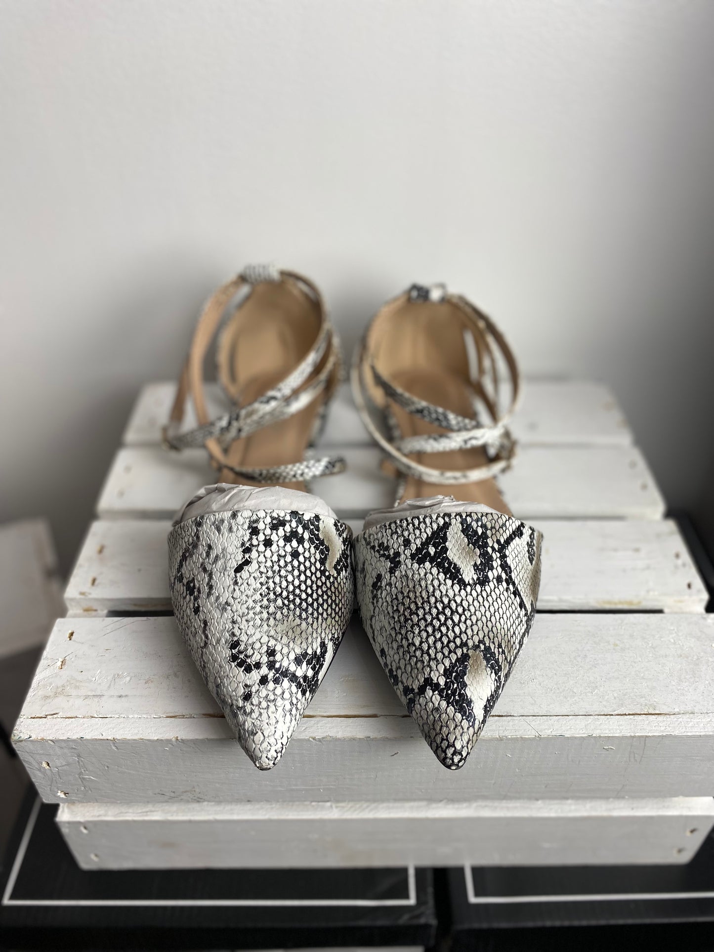 Snakeskin Leg Lace Flats