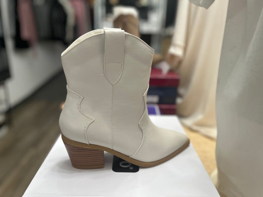 Nude Mind Short Boot